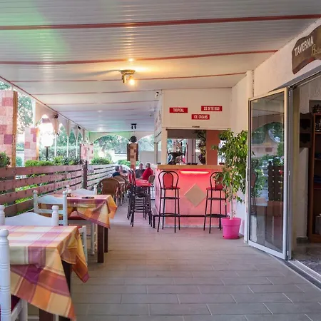 Lisa Hotel Ialysos (Rhodes)